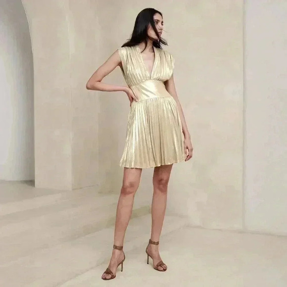 😍 NWT 😍 Banana Republic Sleeveless Pleated Mini Dress, Gold, Size 4 - Picture 8 of 10